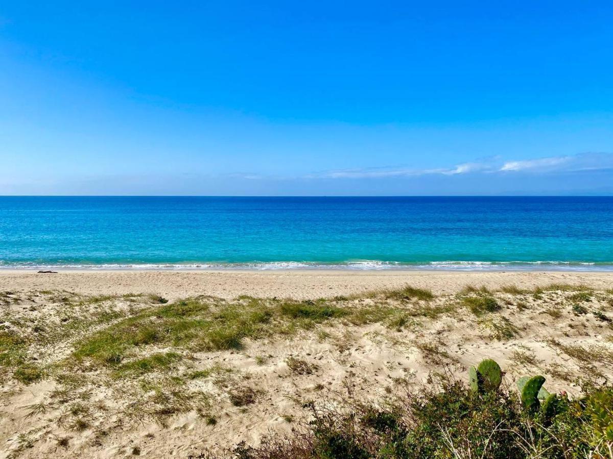 شقة Beachfront House Geremeas Sardegna المظهر الخارجي الصورة