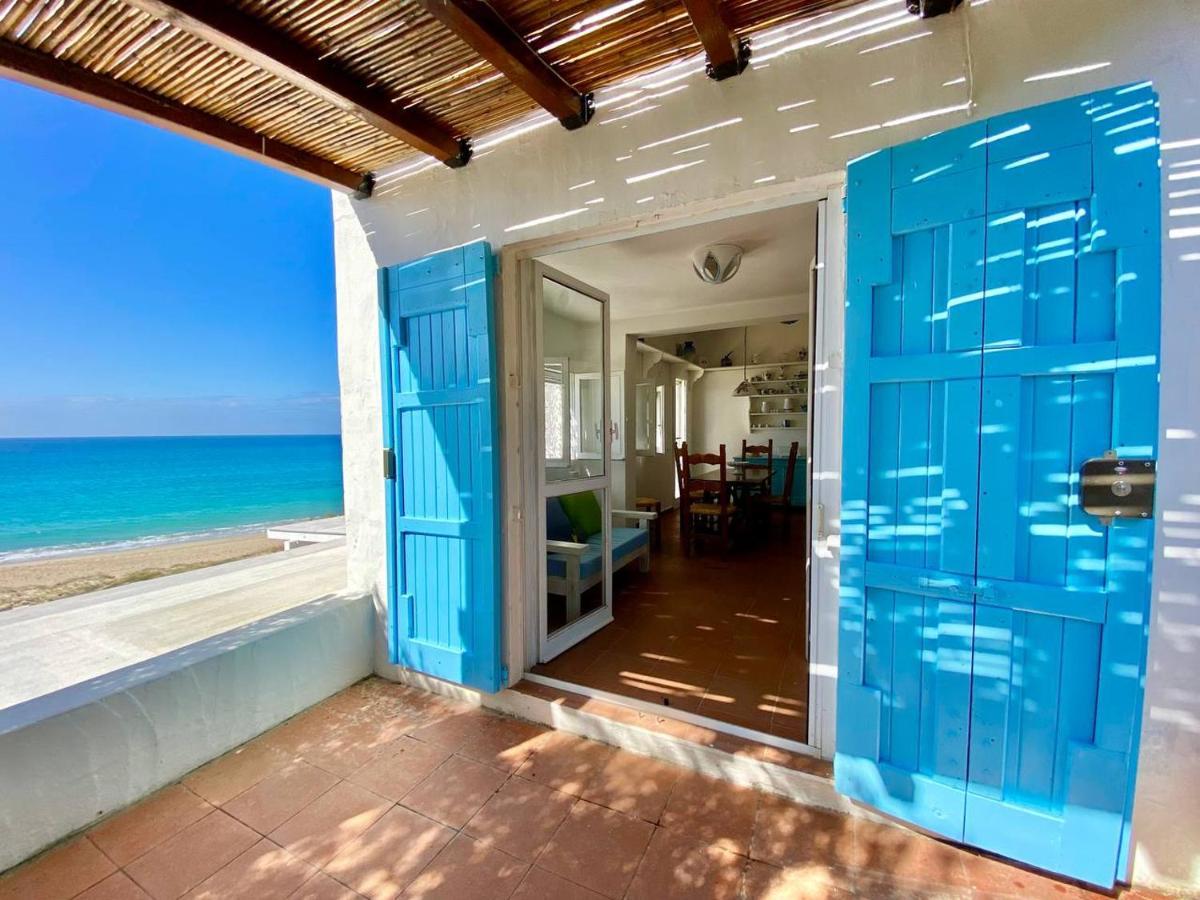 شقة Beachfront House Geremeas Sardegna المظهر الخارجي الصورة