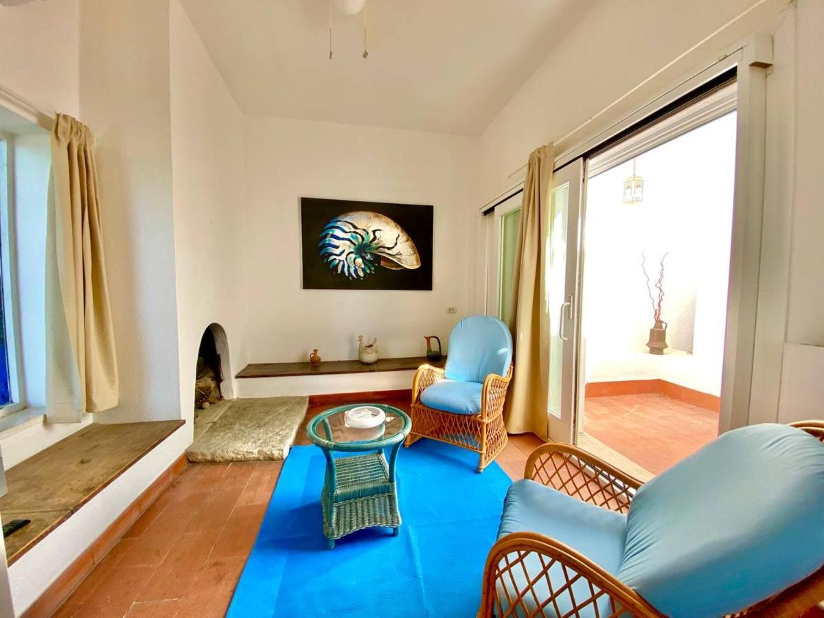 شقة Beachfront House Geremeas Sardegna المظهر الخارجي الصورة