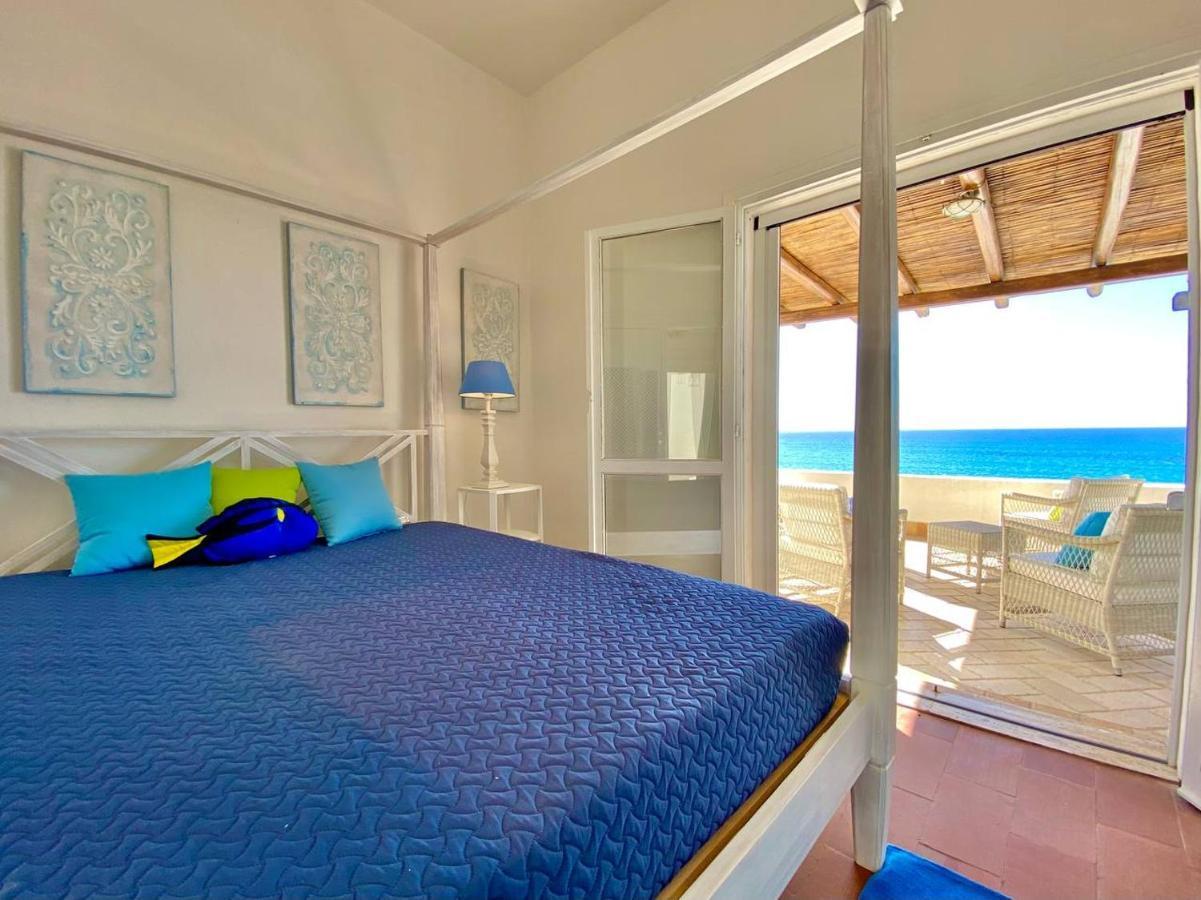 شقة Beachfront House Geremeas Sardegna المظهر الخارجي الصورة