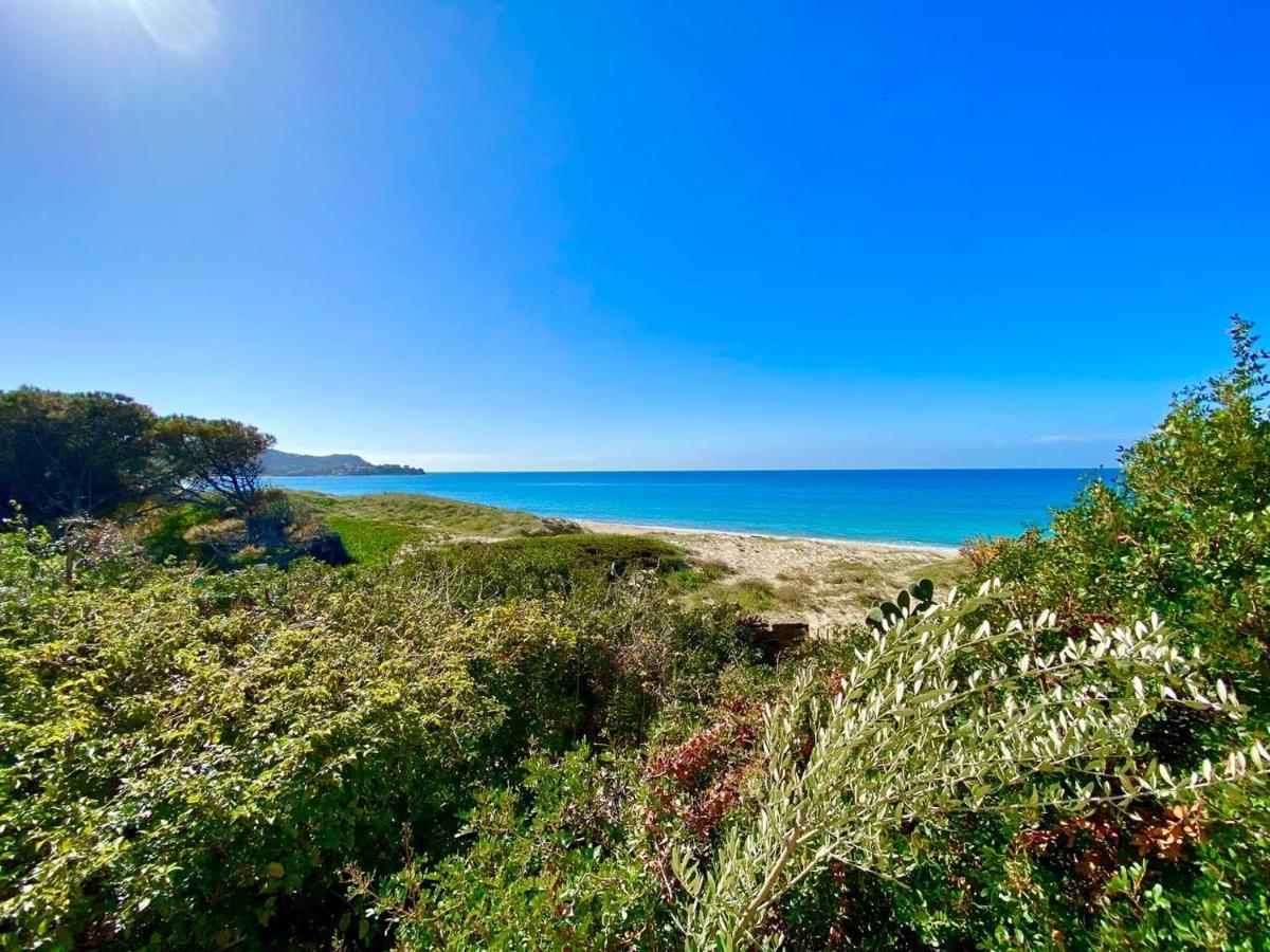 شقة Beachfront House Geremeas Sardegna المظهر الخارجي الصورة