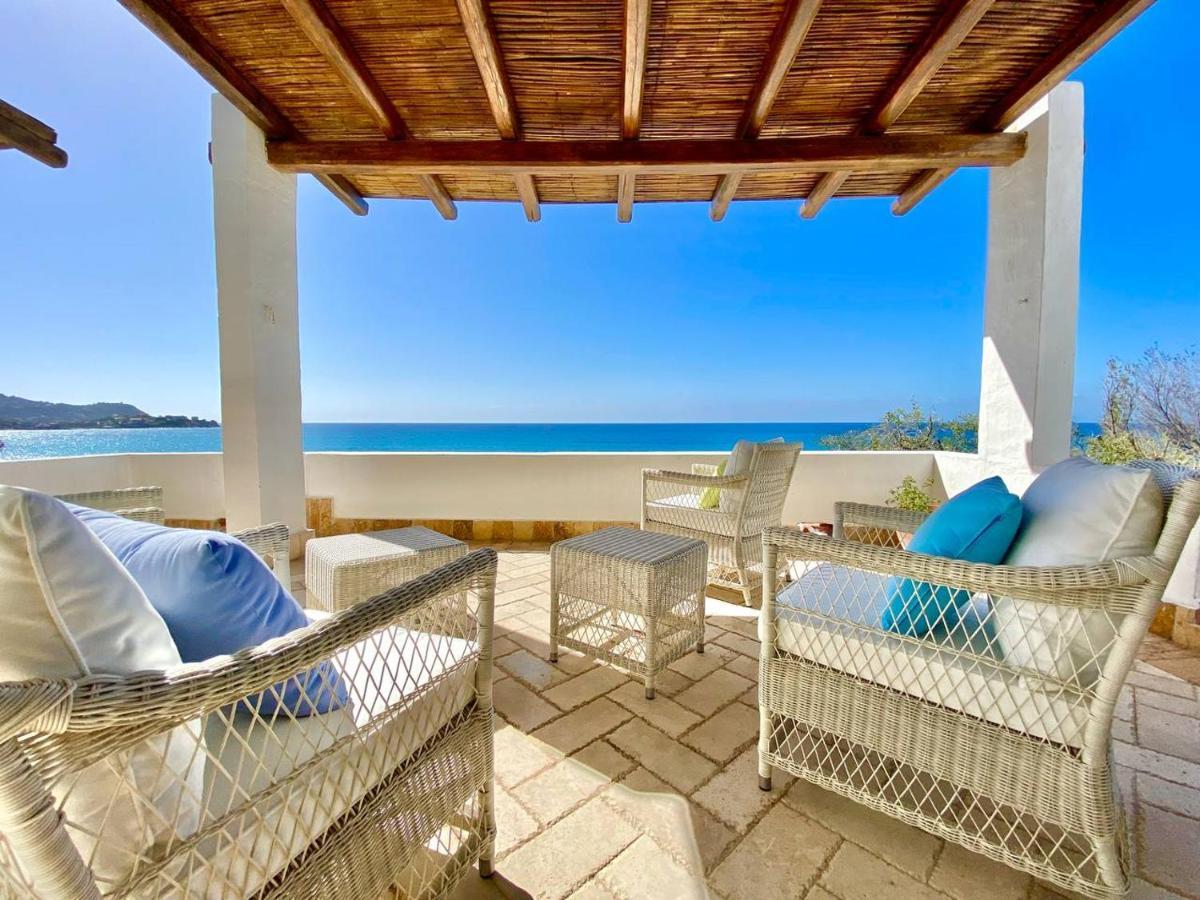 شقة Beachfront House Geremeas Sardegna المظهر الخارجي الصورة