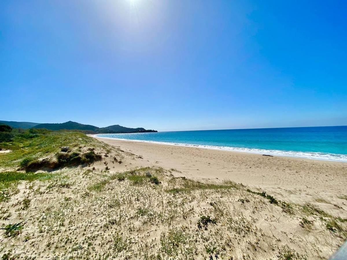 شقة Beachfront House Geremeas Sardegna المظهر الخارجي الصورة