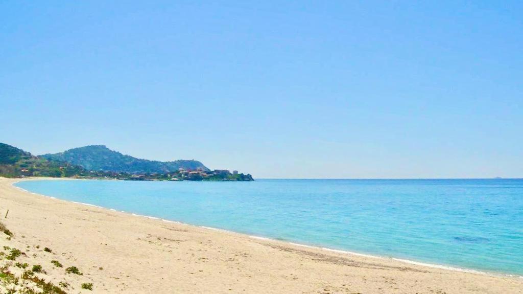 شقة Beachfront House Geremeas Sardegna المظهر الخارجي الصورة