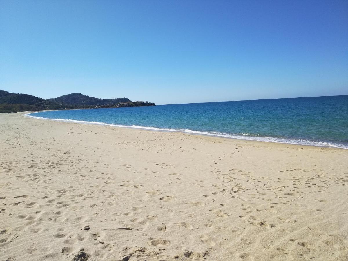 شقة Beachfront House Geremeas Sardegna المظهر الخارجي الصورة